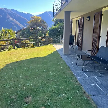 Small Green Views Apartment *