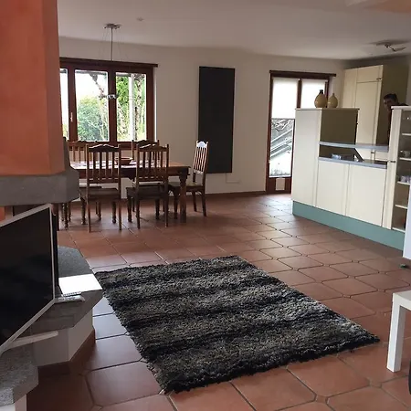 Small Views Tenero-Contra